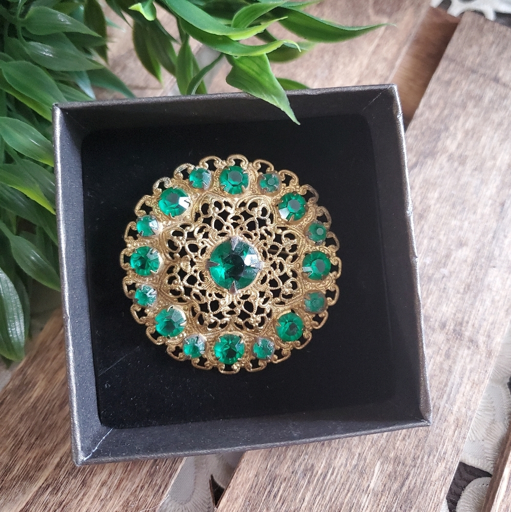 VINTAGE | 1930s Czech Brass Brooch Emerald Crystal